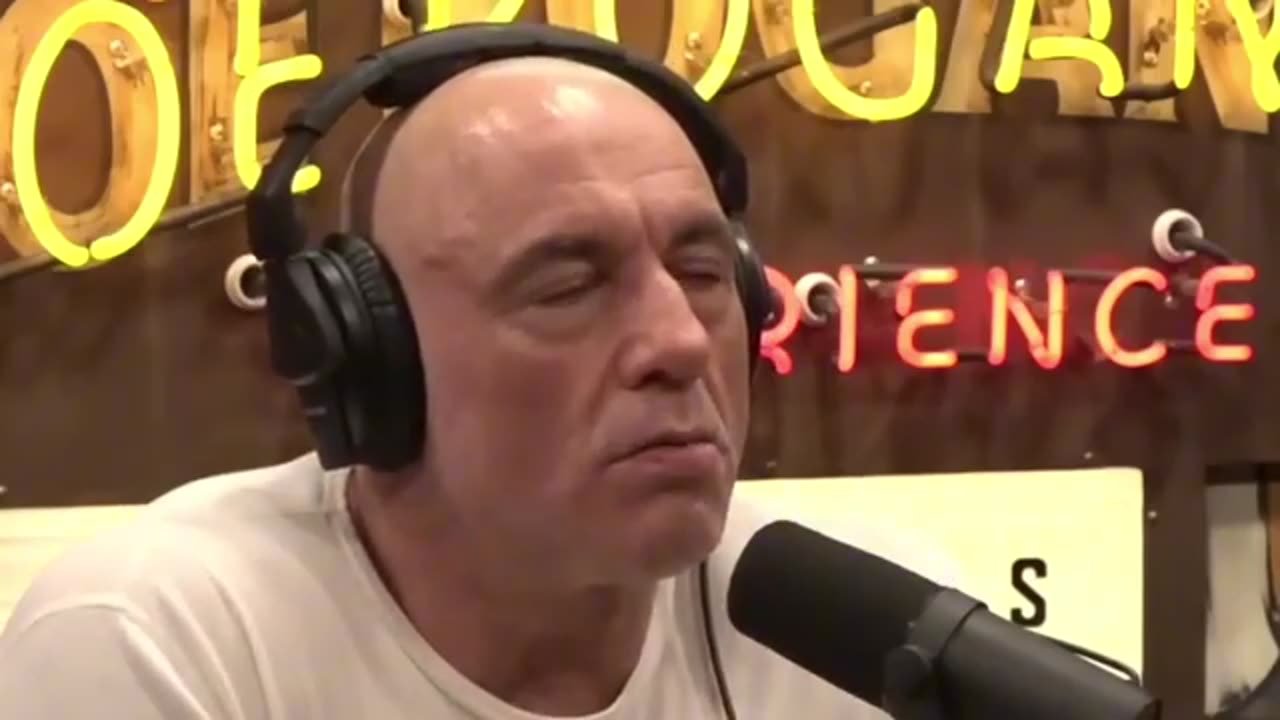 Joe Rogan & wtf WHY FILES GUY Military Protecting Grand Canyon GOLD FORT KNOX PYRAMID