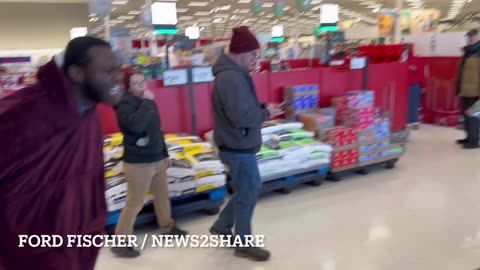 Border Patrol Commander Greg Bovino hounded by activists in MN