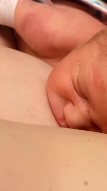 The Tender Embrace: Celebrating Skin-to-Skin Bonding and Breastfeeding Love