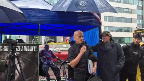 UWOLNIĆ WIĘZNIÓW POLITYCZNYCH! M. Gosiewska jest Pani Polką, powinna Pani mieć polskie obowiązki.