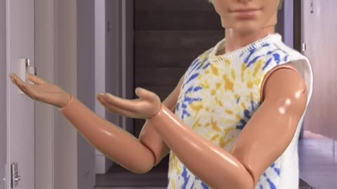 I need to go to the bathroom! #shorts #bathroom #barbie
