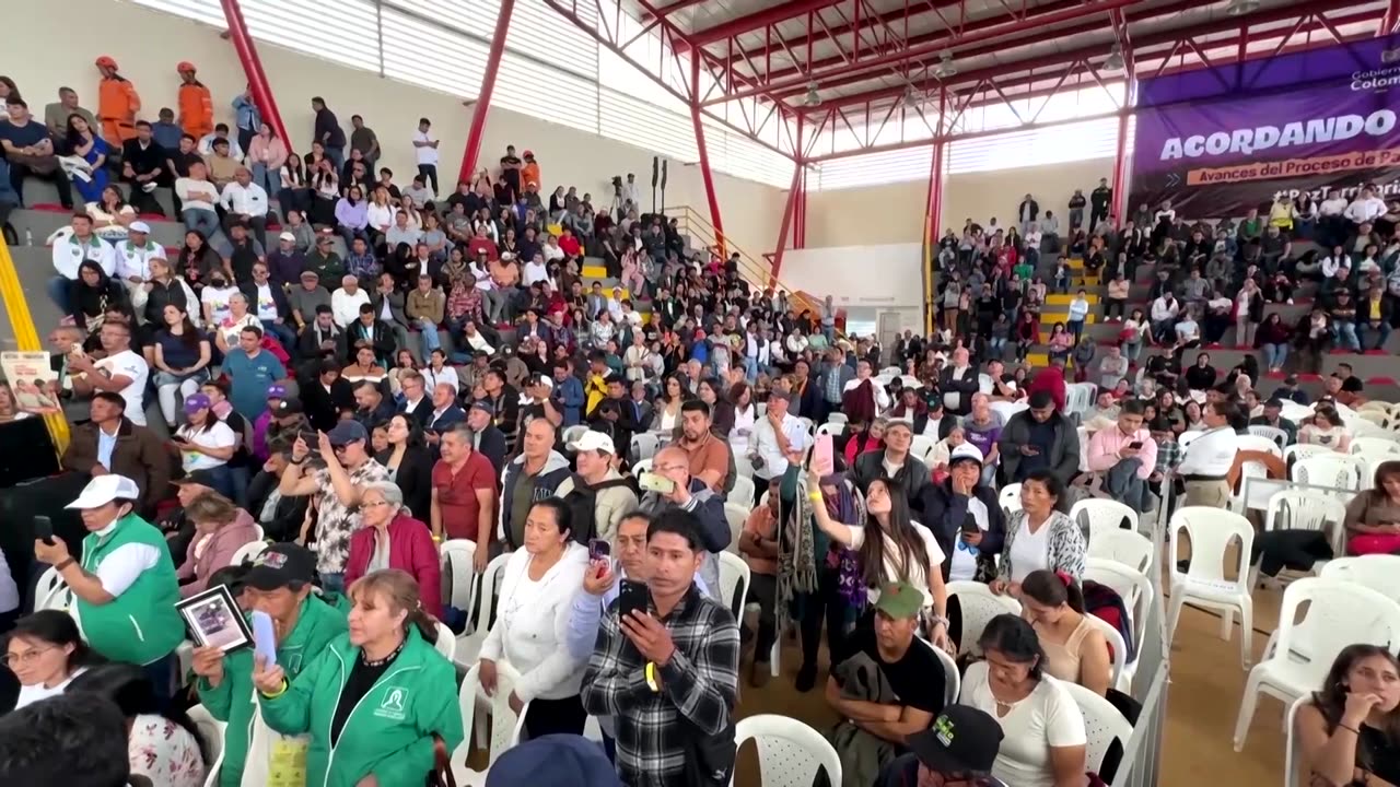 Colombian guerrilla faction sign historic accord to disarm