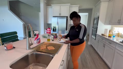 COOKING WITH MAMADEE , Quick SALMON DINNER For Your Kids After School *Highly Recommended*