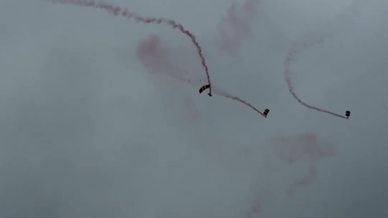 The Red Devils fly over Chequers Estate!
