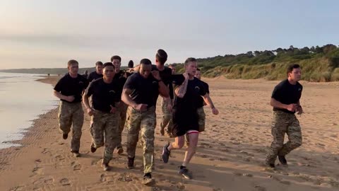 🚨🔥Secretary of Defense Pete Hegseth had the privilege of doing PT at Omaha Beach.