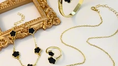 Chic 5pcs Jewelry Set (necklace, earrings, bracelet, ring, and bangle)