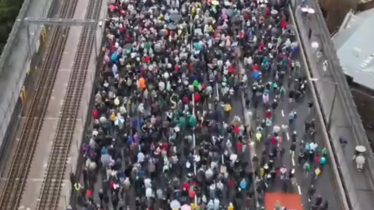 thousands march for Palestine in one of largest protests in Sydney's history