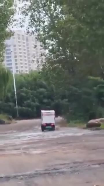 Driverless vans in China are facing all sorts of challenges