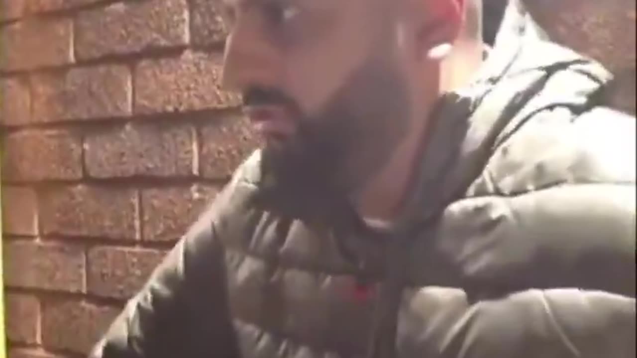 🇬🇧UK: Rochdale - Umar Muhammad is to have turned up to meet a 14-year-old