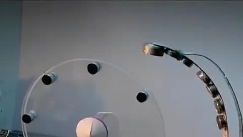 A Simple Perpetual Motion Device