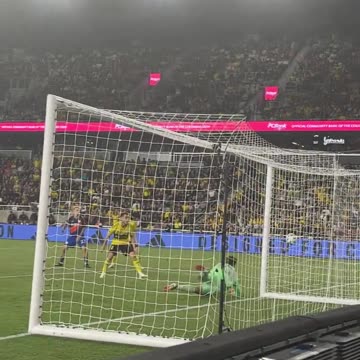 Major League Soccer - Insane save by Roman Celentano to keep us level! 😱🧤