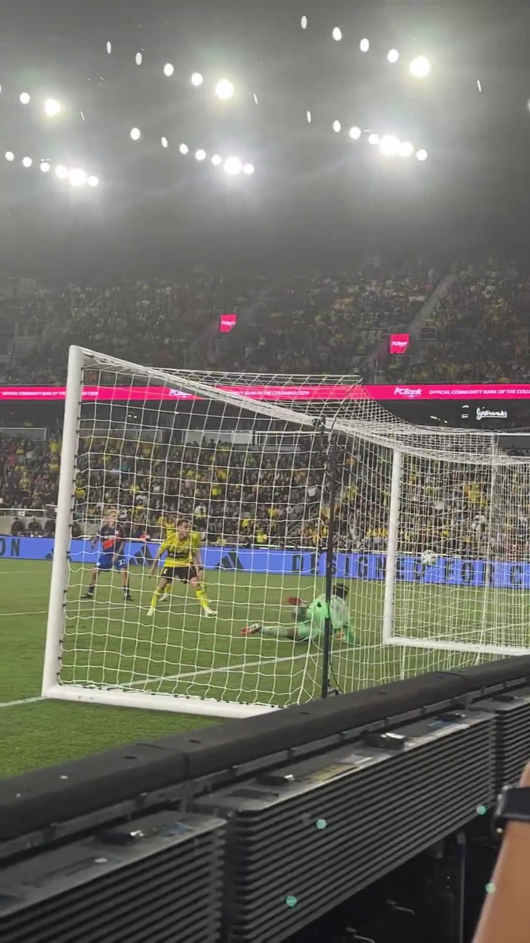 Major League Soccer - Insane save by Roman Celentano to keep us level! 😱🧤