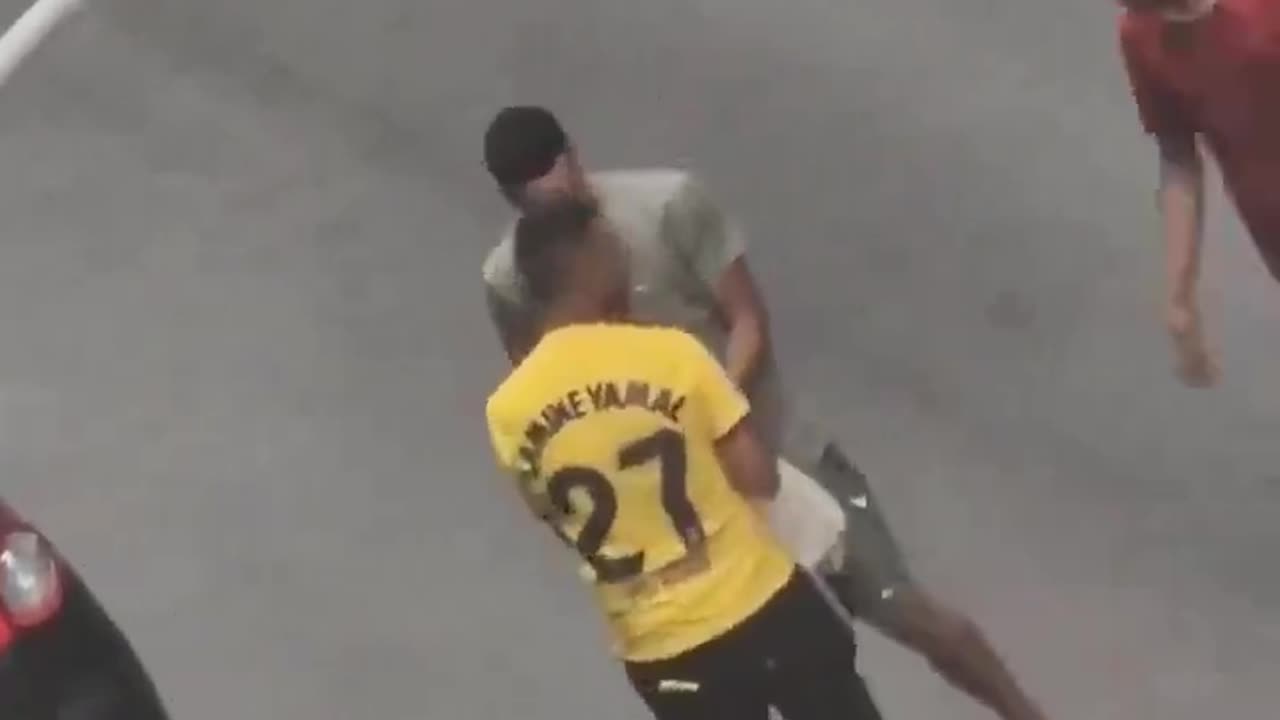 Images have emerged of the fight that reportedly led to Lamine Yamal's father.
