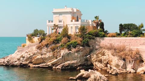 Scenic Coastal Mansion Overlooking the Sea