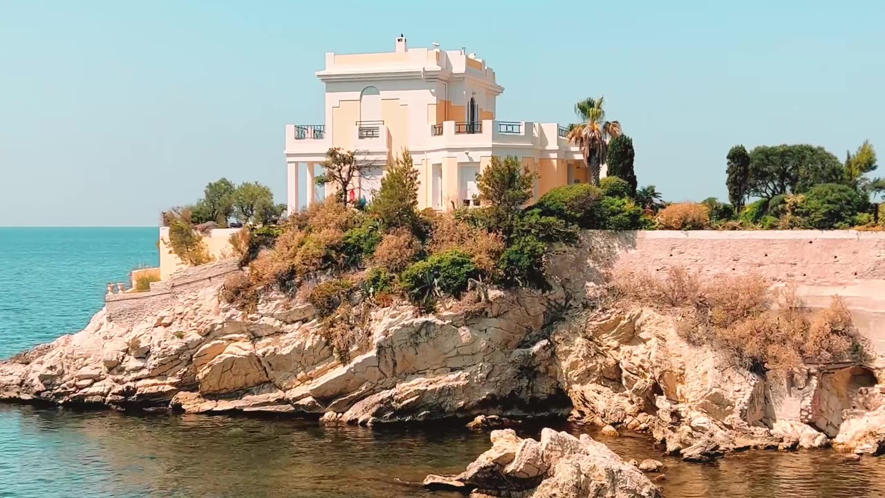 Scenic Coastal Mansion Overlooking the Sea