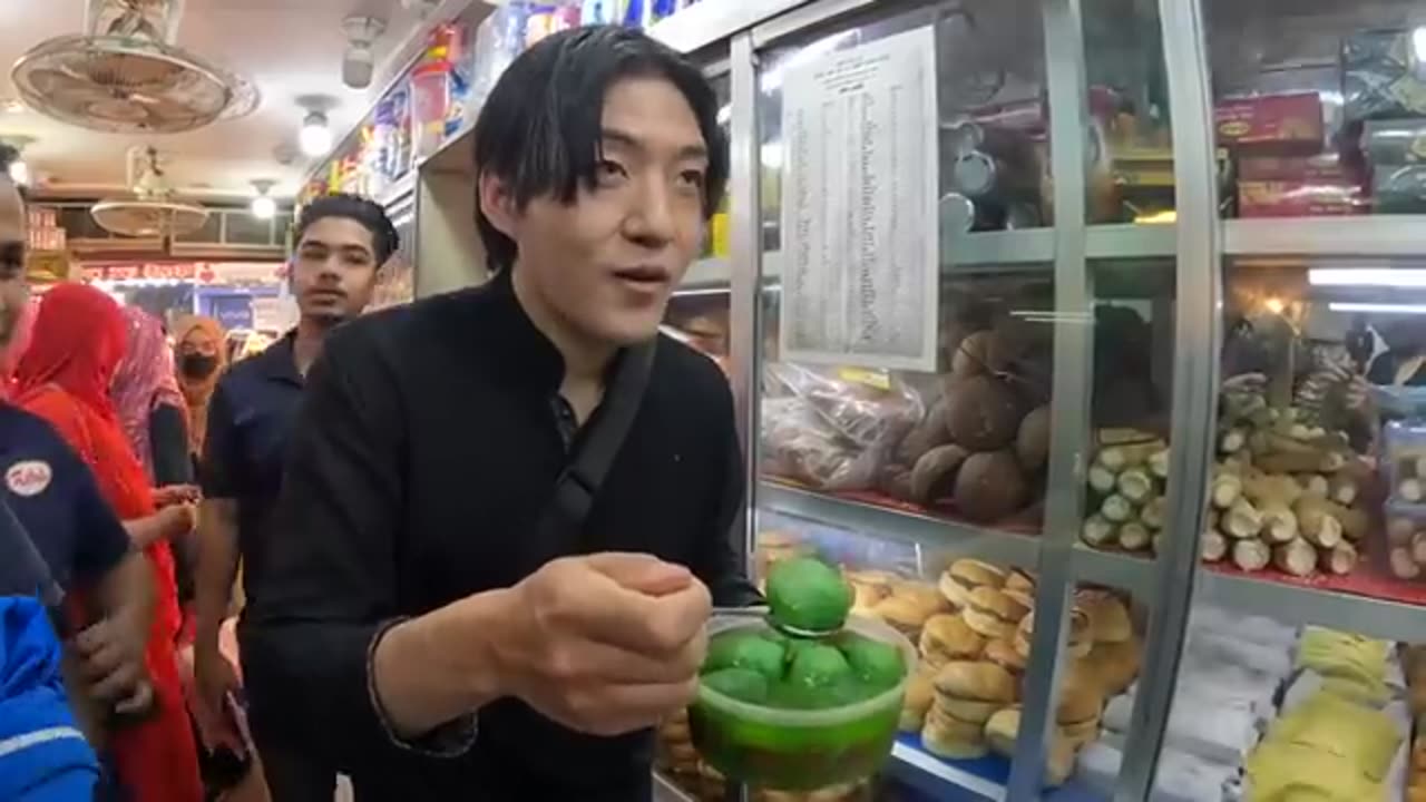 The Weirdest Street Food in Bangladesh