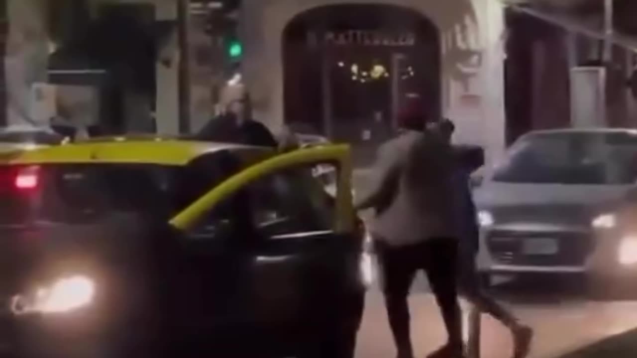 pelea de taxistas termina mal