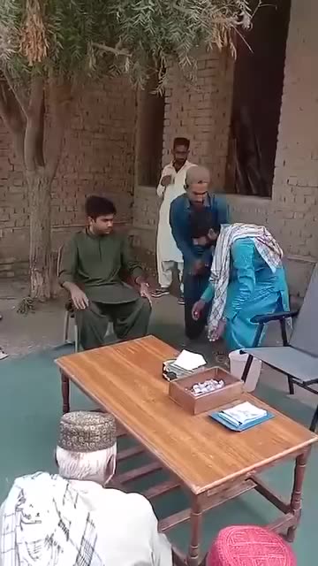 مسئلہ یہ نہیں کہ ہم جاہل ہیں، مسئلہ یہ ہے کہ ہم جہالت پر فخر اور اس پر قائم ہیں۔۔