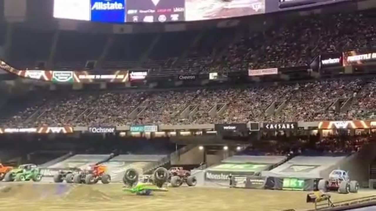 Truck Crash Flip New Orleans 2023