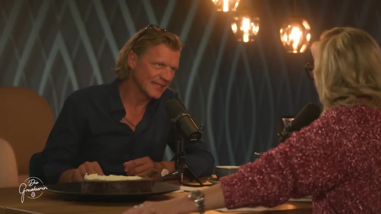 Monika Gruber rechts? So kontert sie Kritiker! Monika Gruber & Gery Seidl | Die Gruaberin