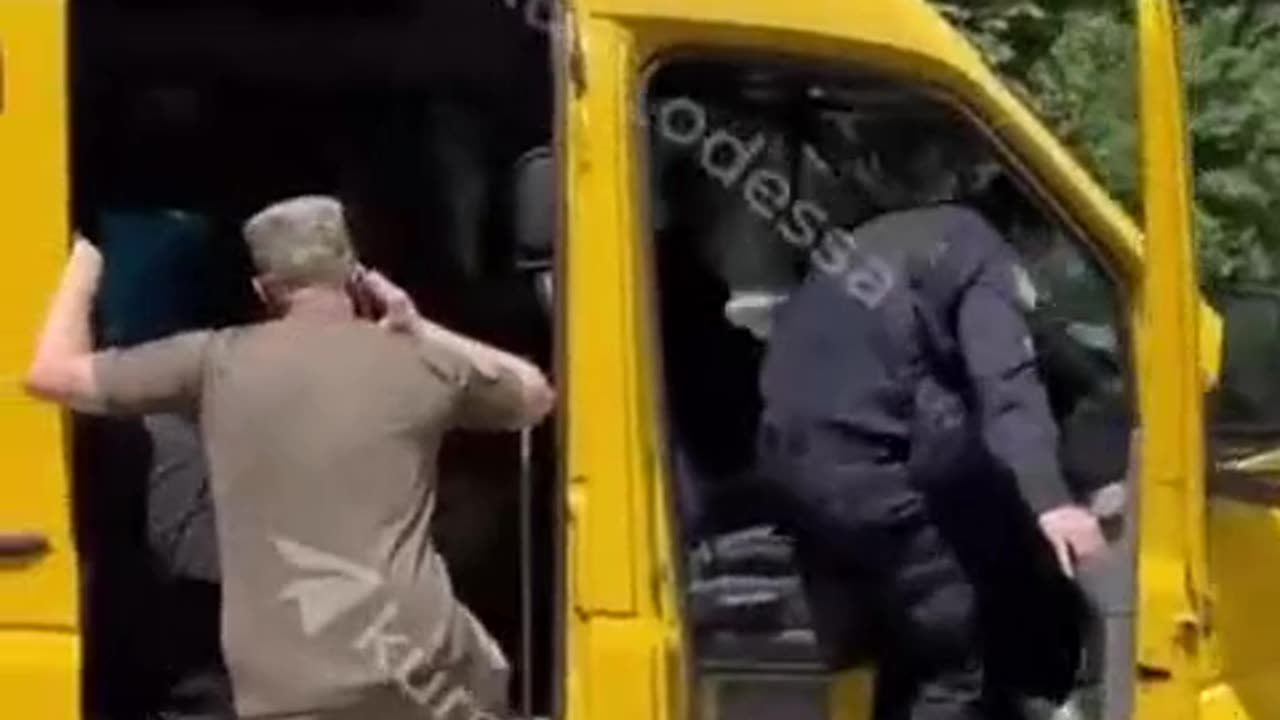 "This will all be on the Internet, police, help!"