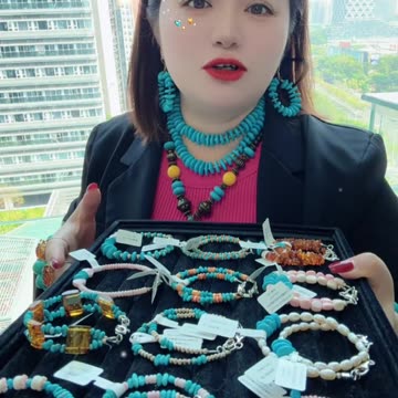 250611-3 Turquoise and Pink Conch Shell Bracelet: Dreamy Underwater Roaming on the Wrist