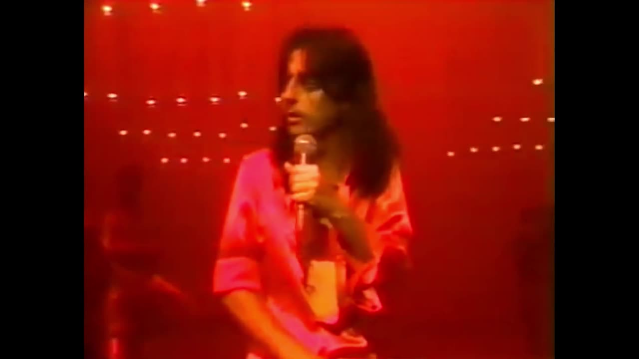 Alice Cooper - Only Women Bleed