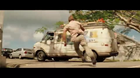 Casino Royale - Parkour Chase (2006)