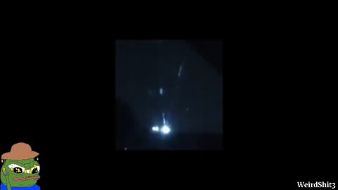 Strange green object moving above Innaloo area Australia