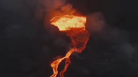 Mount Etna erupts again: lava fountain!