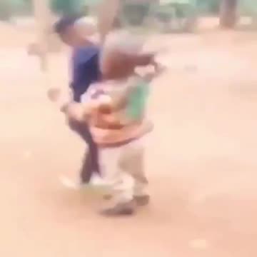 "Sind wohl, leicht kulturelle Unterschiede" 🫣 "Original Play", wird es schon richten ...^^ 🤔