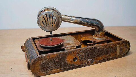 RESTORATION of the old trench GRAMOPHONE from 1939.(Restoration 4D)