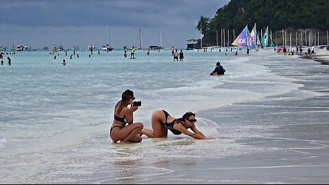 Enjoying the Beach Breeze on a Sunny Day in November 14 2025