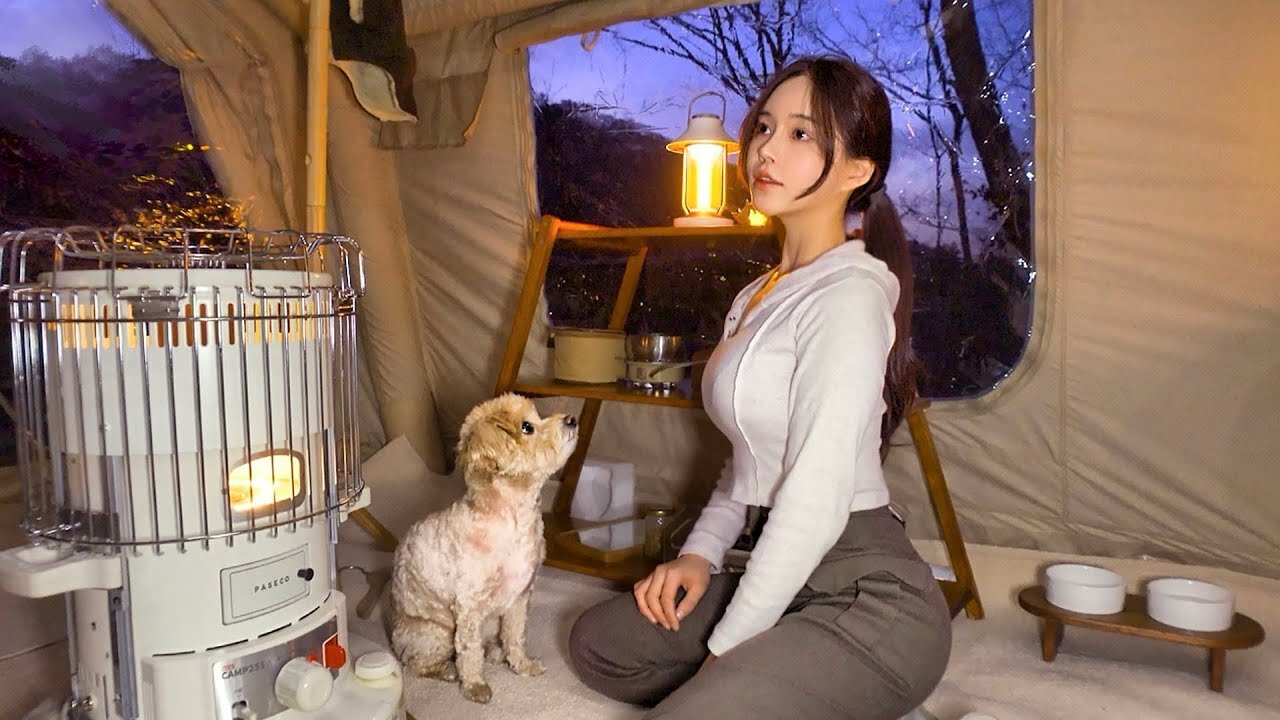 Camping mukbang vlog of baking pepperoni pizza on the stove and drinking
