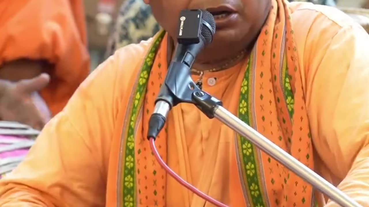 Temple kirtan at Iskcon Vrindavan, India May 2025