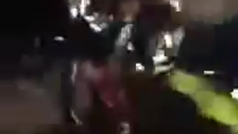 Woeste younes onderweg naar politiebureau om chaos te maken🤣