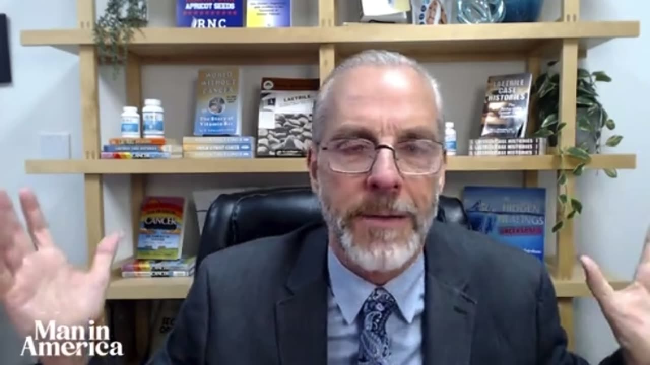 Amygdaline - how cyanide interacts with cancer cells