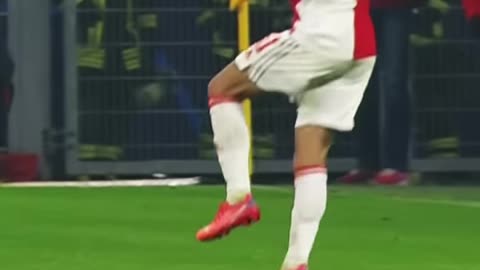 The pass 😍 the control 😮‍💨#shorts