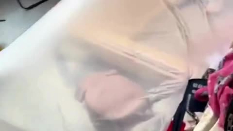 🔧🌀 Creative DIY Air Cooler Using a Fan & Plastic Sheet! ❄️💨#DIYProjects 🛠️ #CoolingHack ❄️#HomeTips🏡
