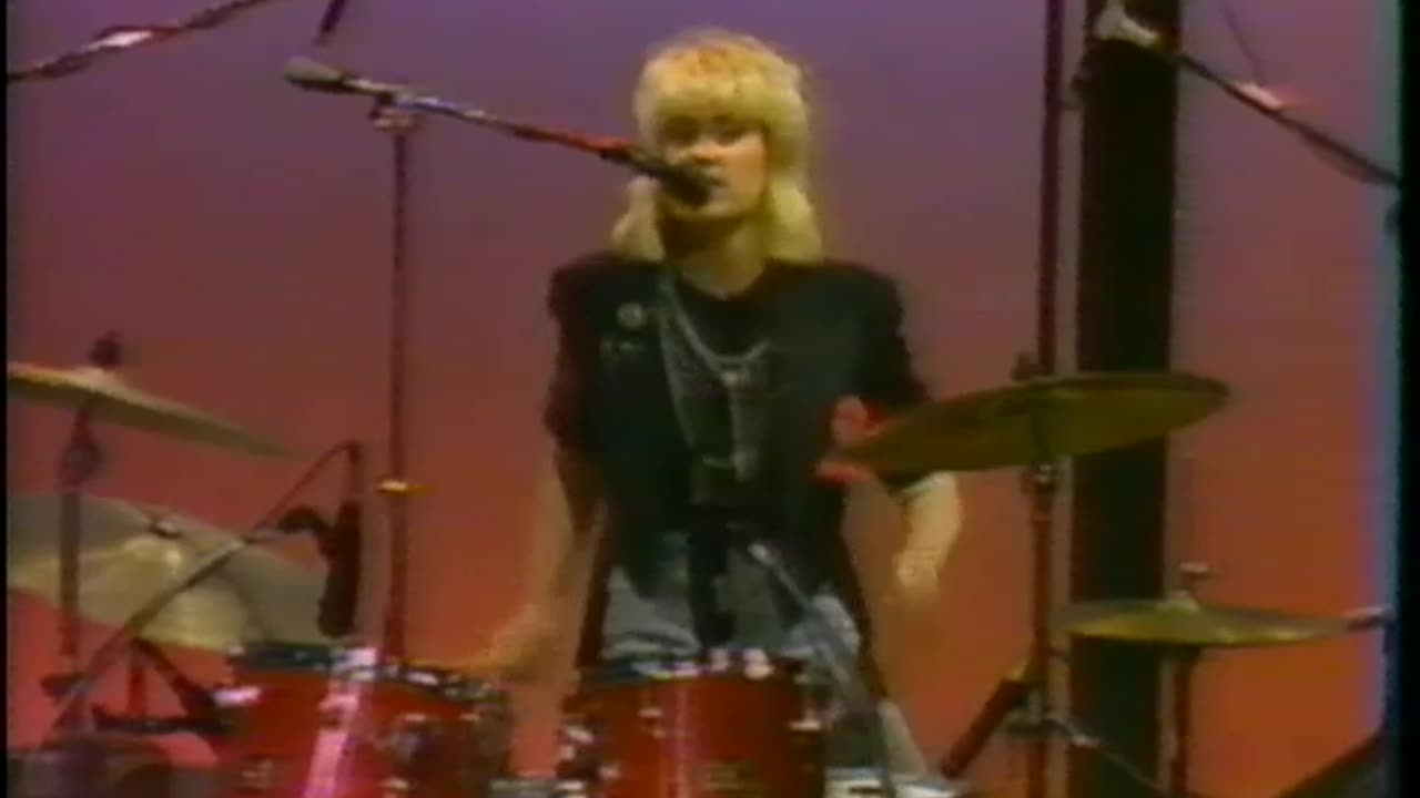 Bangles - Going down to Liverpool = Letterman 1984