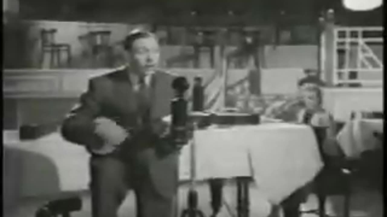 George Formby - Leaning On A Lamp Post