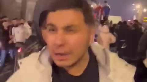 « Vive le Maroc, nous on est là pour la carte vitale. La France, on vous encule. » [Flokossama]