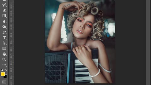 Create Light Rays in Portrait in Photoshop