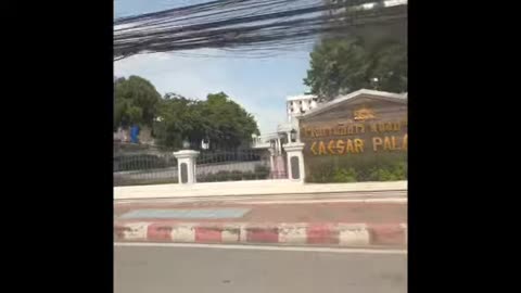 Driving to the gym in Thailand [KlnYL6w_tSk]