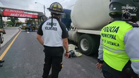 Tragedia en la Aguilar Batres: Motorista fallece arrollado por camión