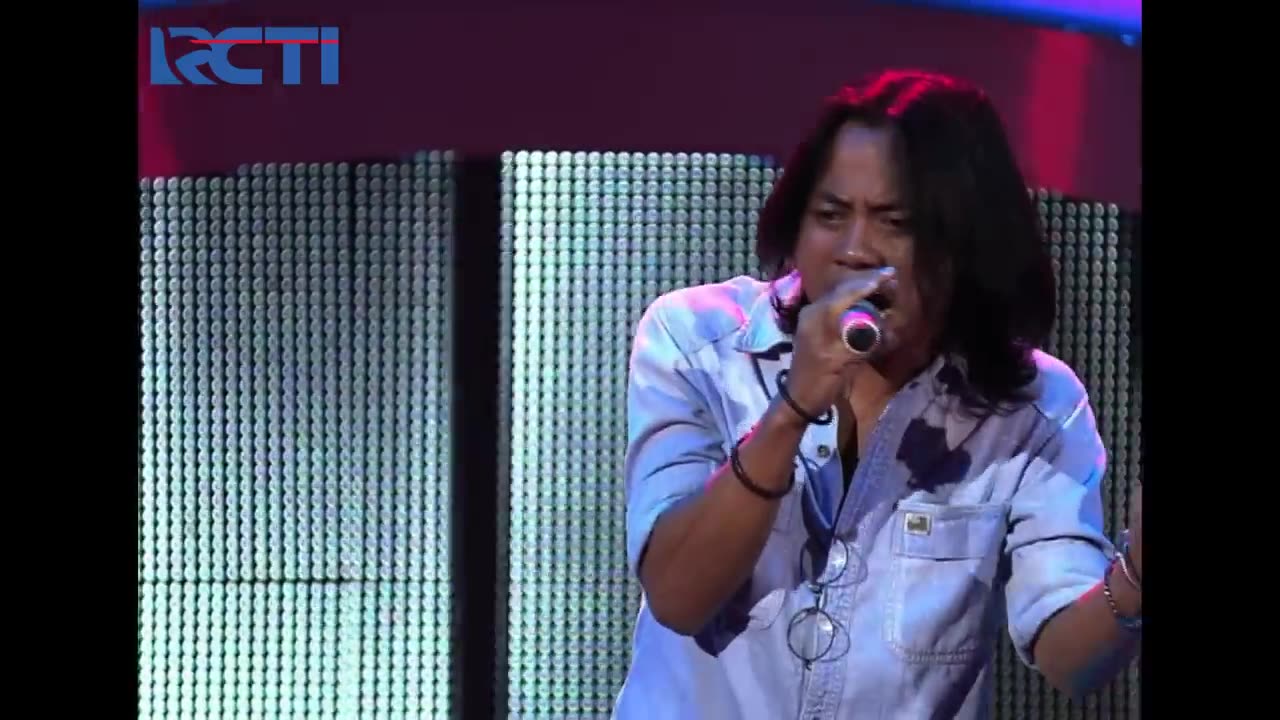 Nayl, author of "18 and Life," | The Blind Audition