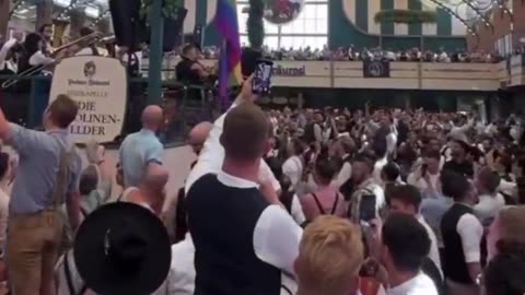 O'azapft is! BAYERN 🇩🇪🇩🇪🇩🇪