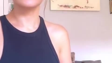 💢 A woman asks AI which "conspiracy theories" are actually true.