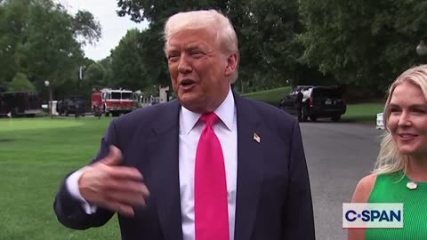 Trump slams Jerome Powell, Laughs at Question about Re Appointing him as Fed Chair