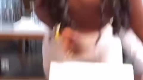@queenveebosset
